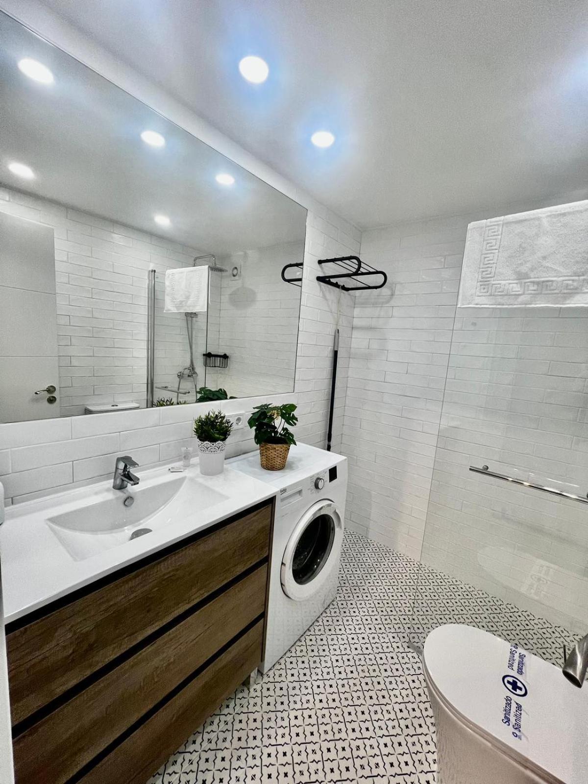 En Pueblo Evita Con Piscina Y Terraza Appartement Benalmádena