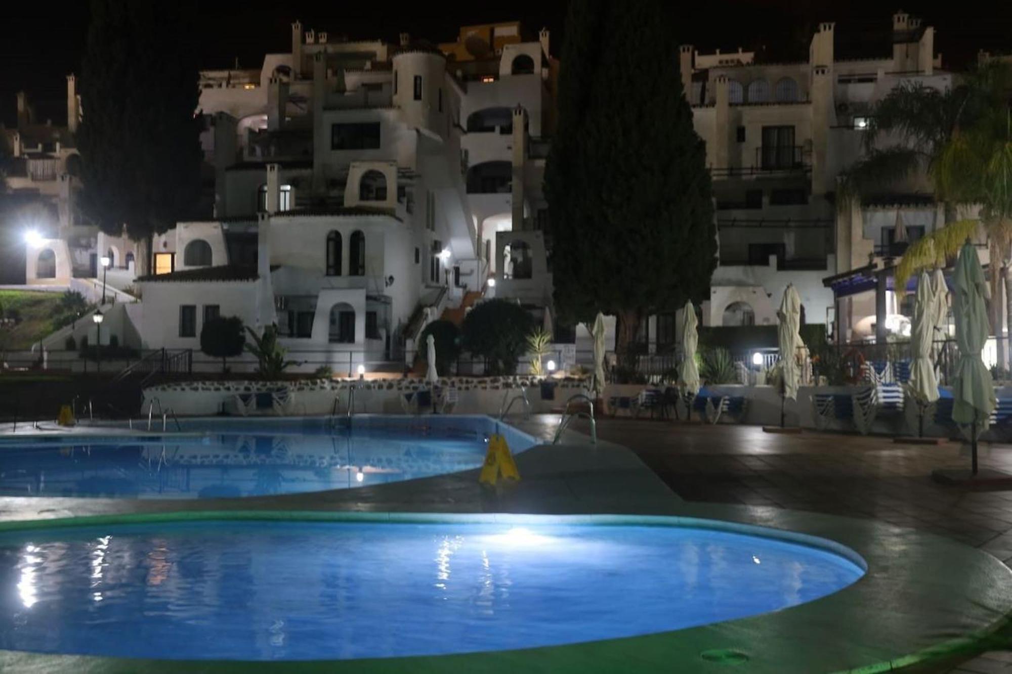 En Pueblo Evita Con Piscina Y Terraza Appartement Benalmádena